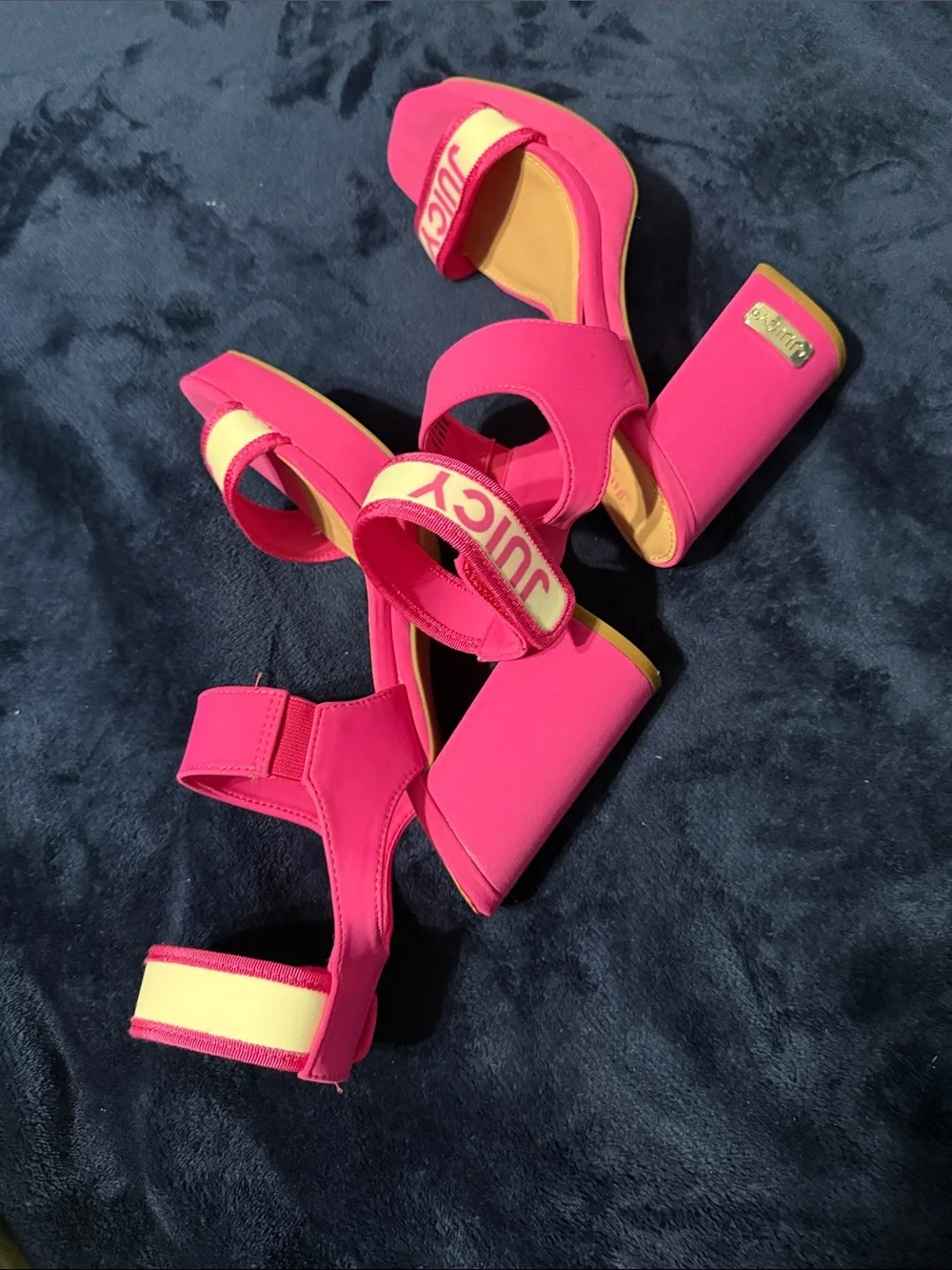 Juicy Couture Bright Pink and White Sandals Women’s